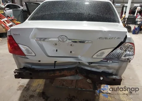 2002 Toyota Avalon Xl z USA, uszkodzony, nr VIN 4T1BF28B62U237737